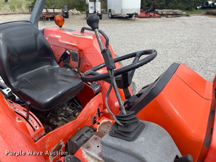 image for item IR9922 Kubota L4400  MFWD tractor