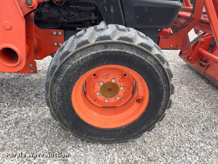 image for item IR9922 Kubota L4400  MFWD tractor