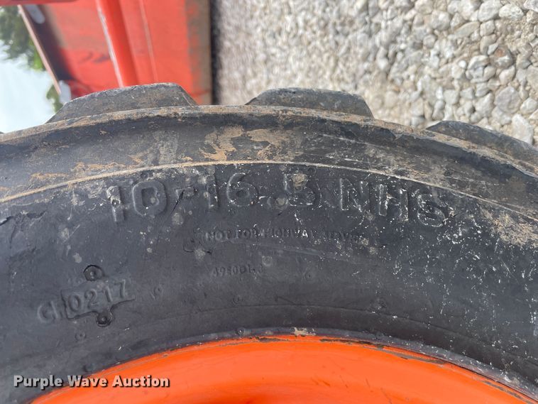 image for item IR9922 Kubota L4400  MFWD tractor