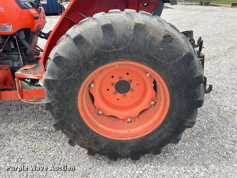 image for item IR9922 Kubota L4400  MFWD tractor
