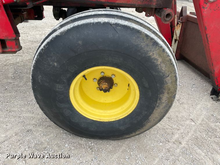 image for item IR9932 1963 John Deere 4010  tractor