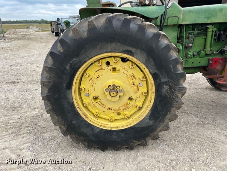 image for item IR9932 1963 John Deere 4010  tractor
