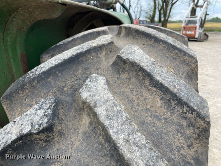 image for item IR9932 1963 John Deere 4010  tractor