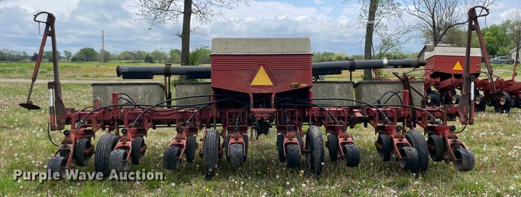 image for item IR9934 Case IH 900  planter