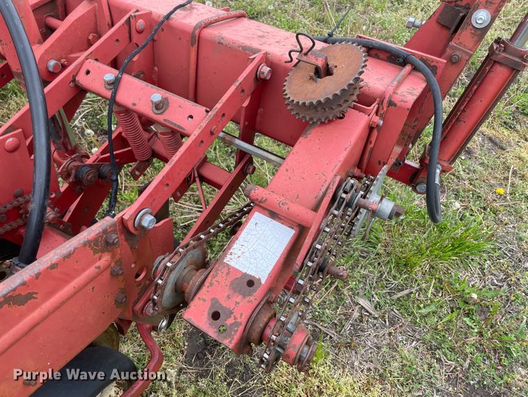 image for item IR9937 International 800 Cyclo Air  planter