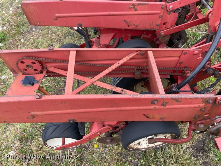 image for item IR9937 International 800 Cyclo Air  planter