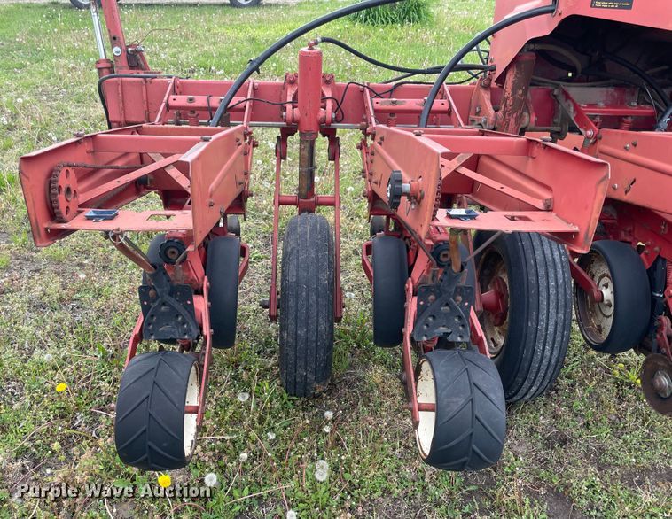 image for item IR9937 International 800 Cyclo Air  planter