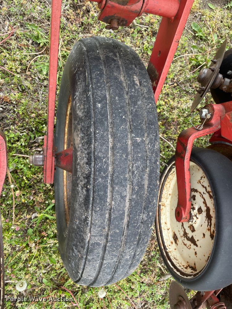 image for item IR9937 International 800 Cyclo Air  planter