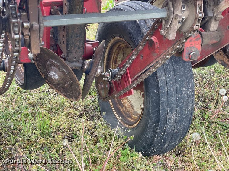 image for item IR9937 International 800 Cyclo Air  planter