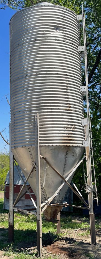 image for item IR9994 Butler Grain-o-Matic grain bin