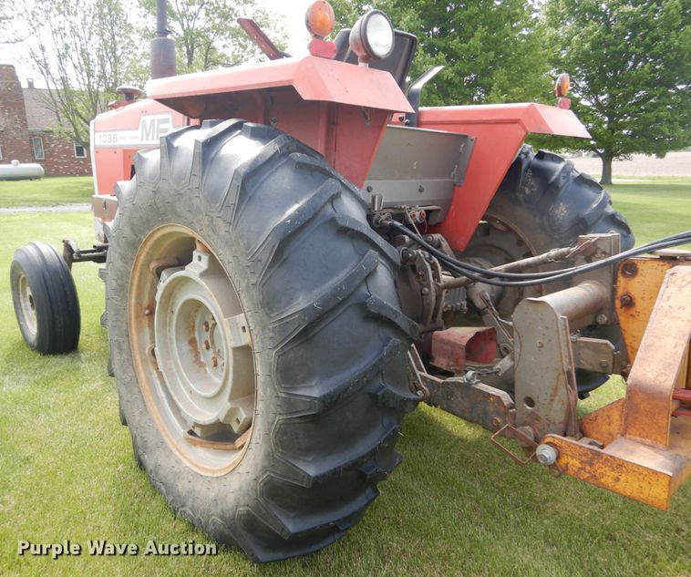 image for item IT9059 1976 Massey Ferguson 1085  tractor