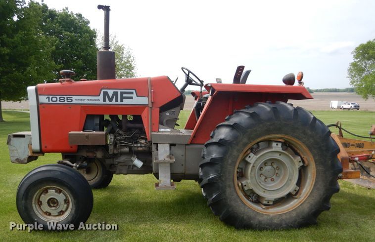 image for item IT9059 1976 Massey Ferguson 1085  tractor
