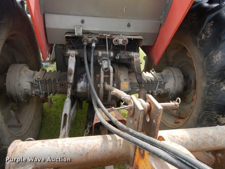 image for item IT9059 1976 Massey Ferguson 1085  tractor