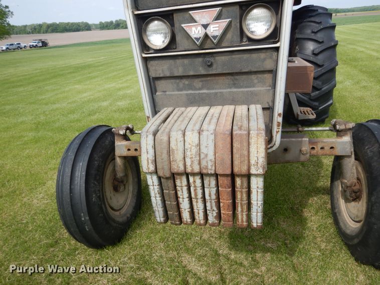 image for item IT9059 1976 Massey Ferguson 1085  tractor