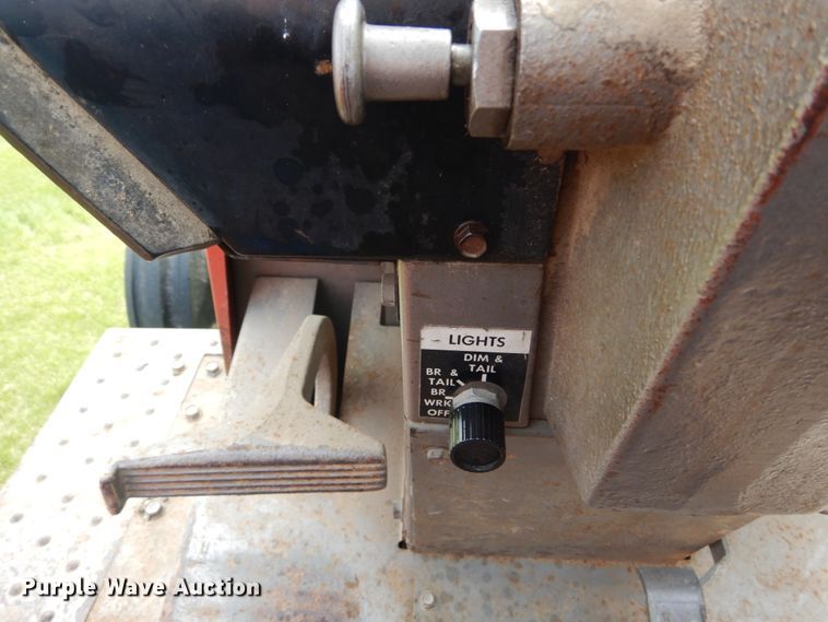 image for item IT9059 1976 Massey Ferguson 1085  tractor