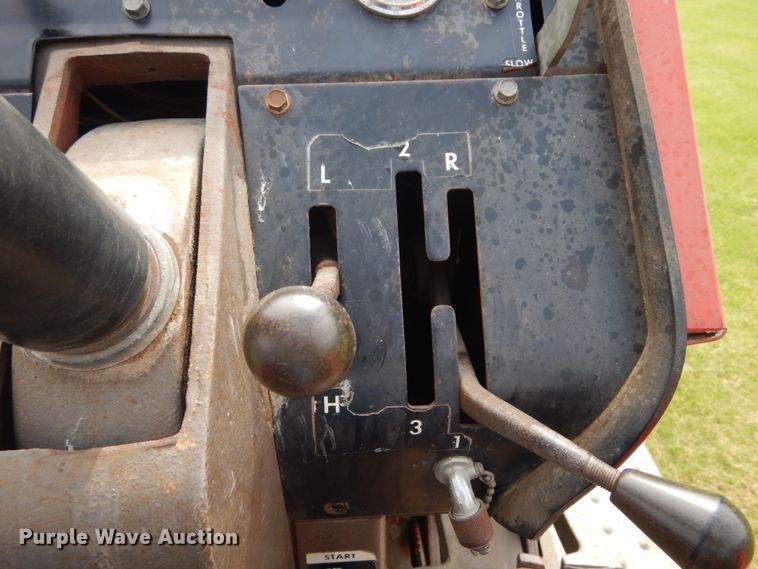 image for item IT9059 1976 Massey Ferguson 1085  tractor