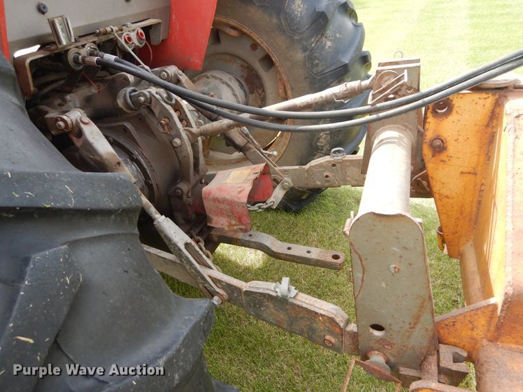 image for item IT9059 1976 Massey Ferguson 1085  tractor