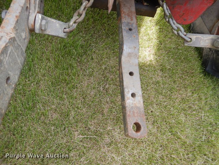 image for item IT9059 1976 Massey Ferguson 1085  tractor