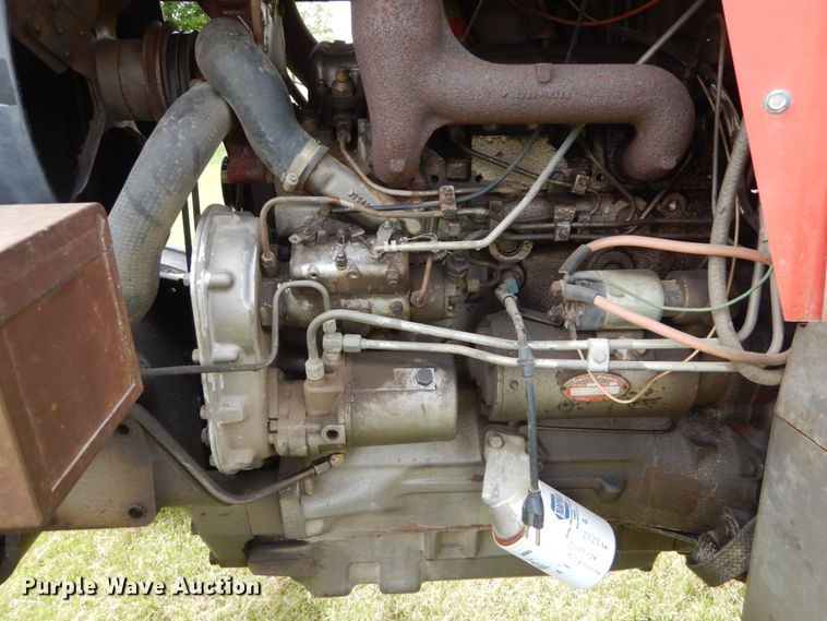 image for item IT9059 1976 Massey Ferguson 1085  tractor