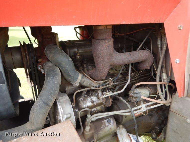 image for item IT9059 1976 Massey Ferguson 1085  tractor