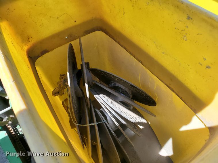 image for item IT9752 John Deere 7200 Max Emerge 2  planter