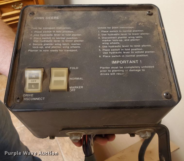 image for item IT9752 John Deere 7200 Max Emerge 2  planter