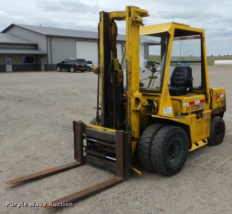 image for item DM3752 1985 Hyster H60XL  forklift