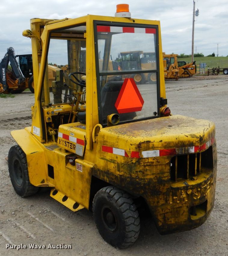 image for item DM3752 1985 Hyster H60XL  forklift
