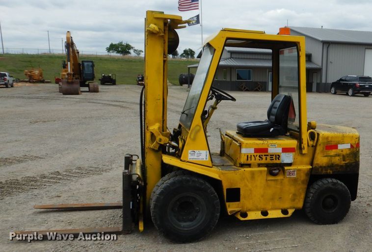 image for item DM3752 1985 Hyster H60XL  forklift