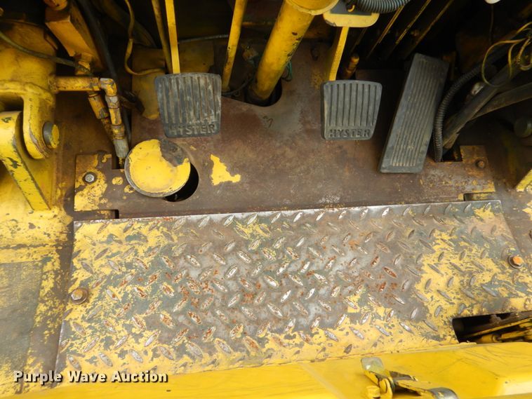 image for item DM3752 1985 Hyster H60XL  forklift