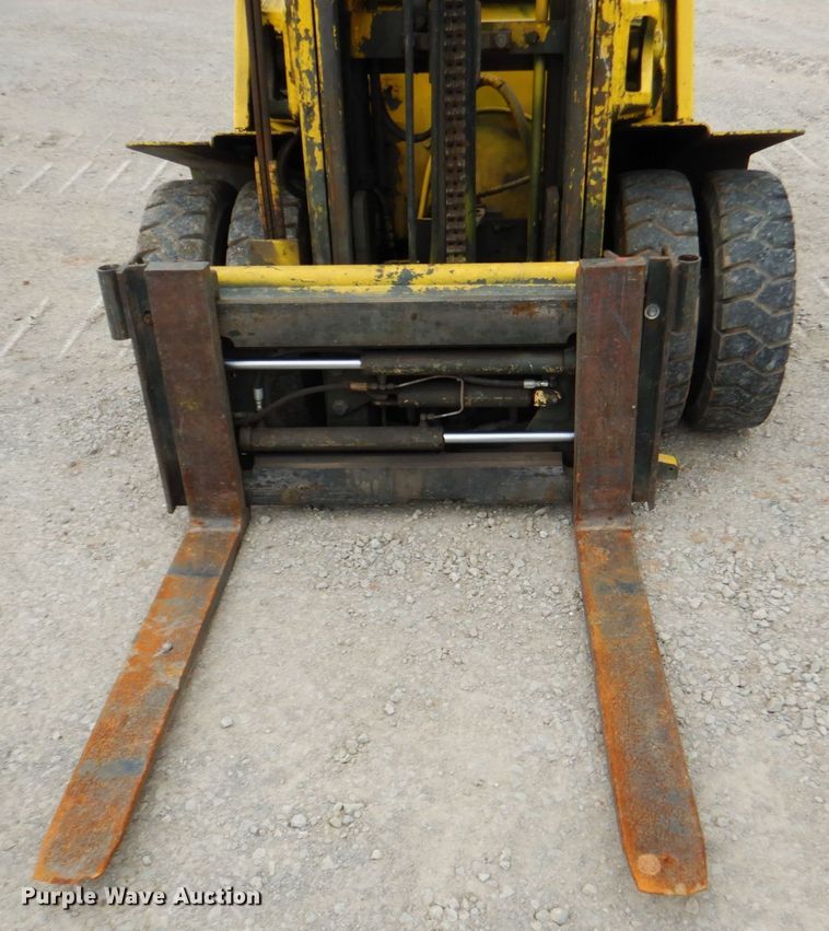 image for item DM3752 1985 Hyster H60XL  forklift