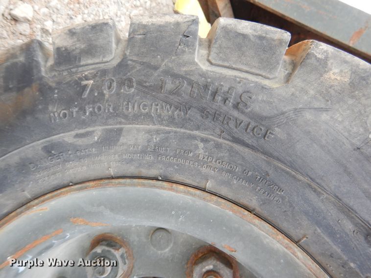 image for item DM3752 1985 Hyster H60XL  forklift