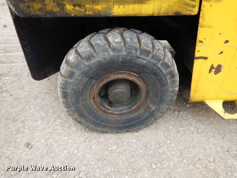 image for item DM3752 1985 Hyster H60XL  forklift