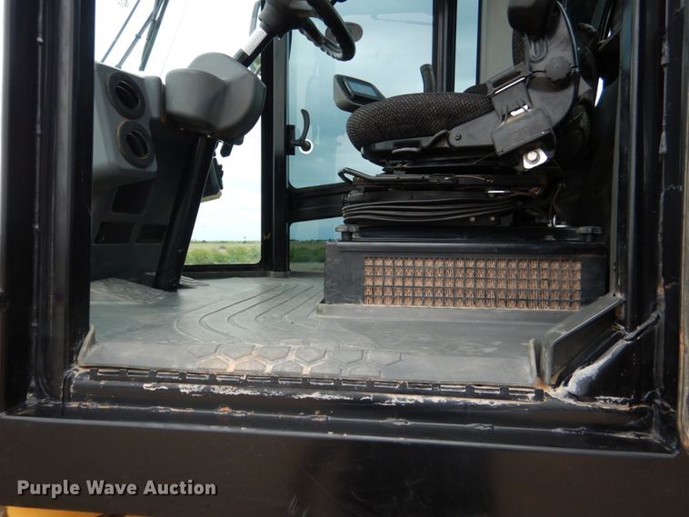 image for item DM3754 2012 Caterpillar CS56B  single drum vibratory roller