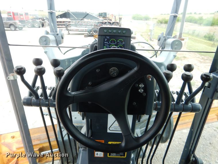 image for item DM3756 2015 John Deere 672G  motor grader