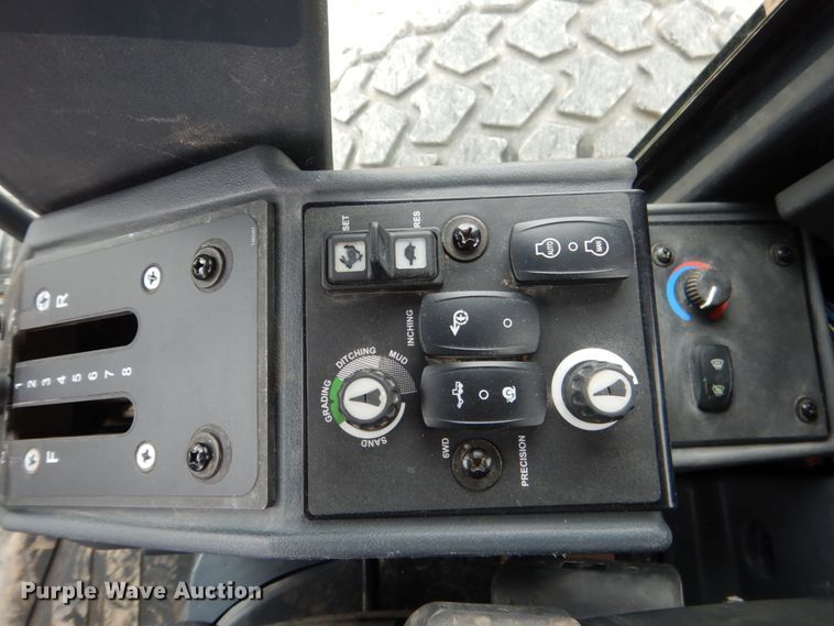 image for item DM3756 2015 John Deere 672G  motor grader