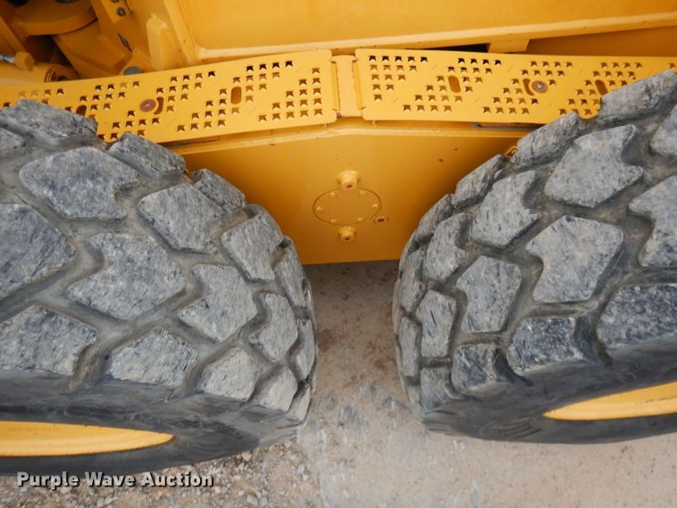 image for item DM3756 2015 John Deere 672G  motor grader