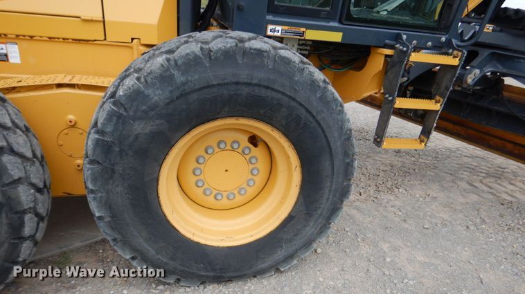 image for item DM3756 2015 John Deere 672G  motor grader