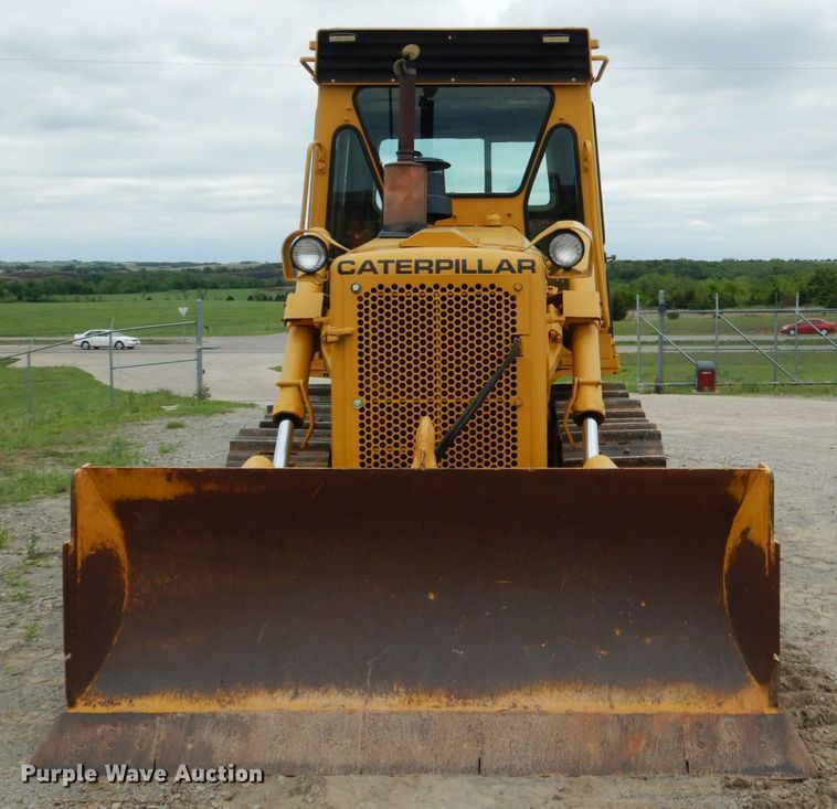 image for item DM3758 1981 Caterpillar D5B  dozer