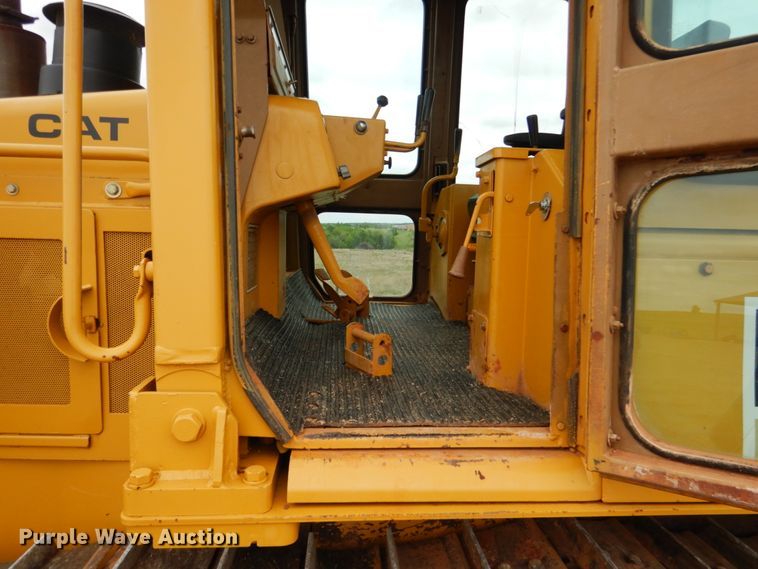 image for item DM3758 1981 Caterpillar D5B  dozer