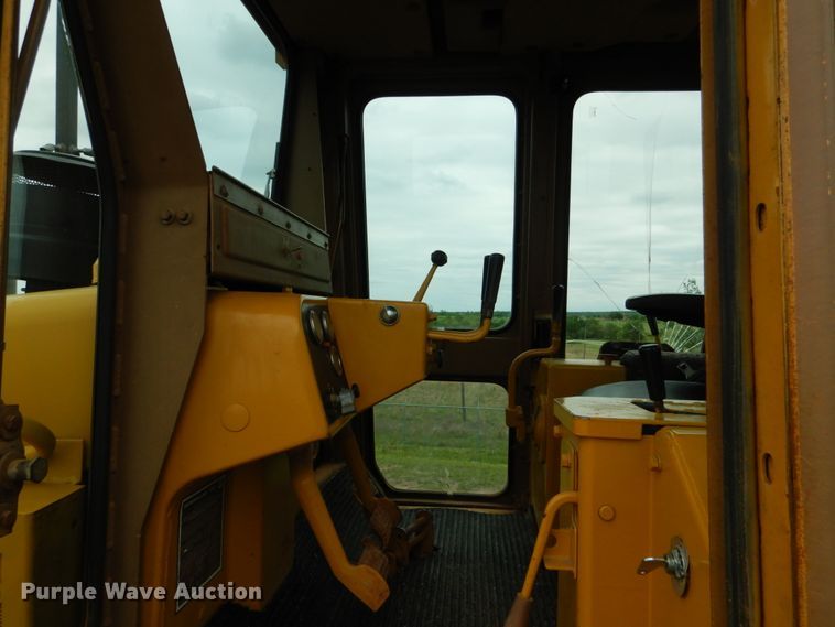 image for item DM3758 1981 Caterpillar D5B  dozer