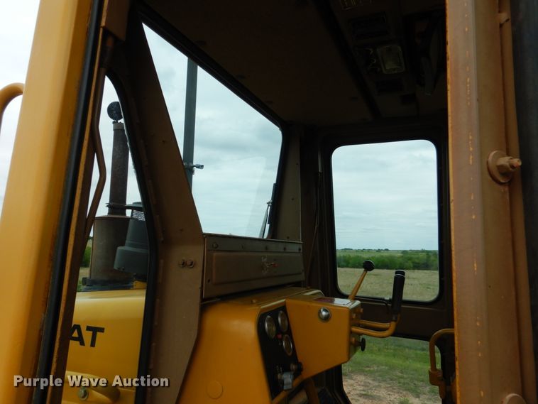 image for item DM3758 1981 Caterpillar D5B  dozer