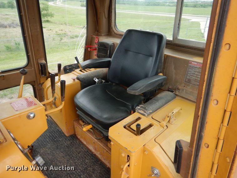 image for item DM3758 1981 Caterpillar D5B  dozer