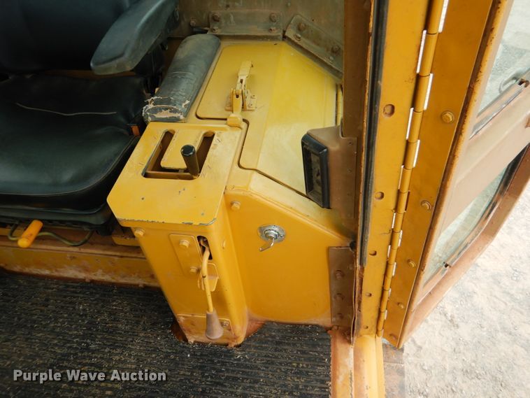 image for item DM3758 1981 Caterpillar D5B  dozer