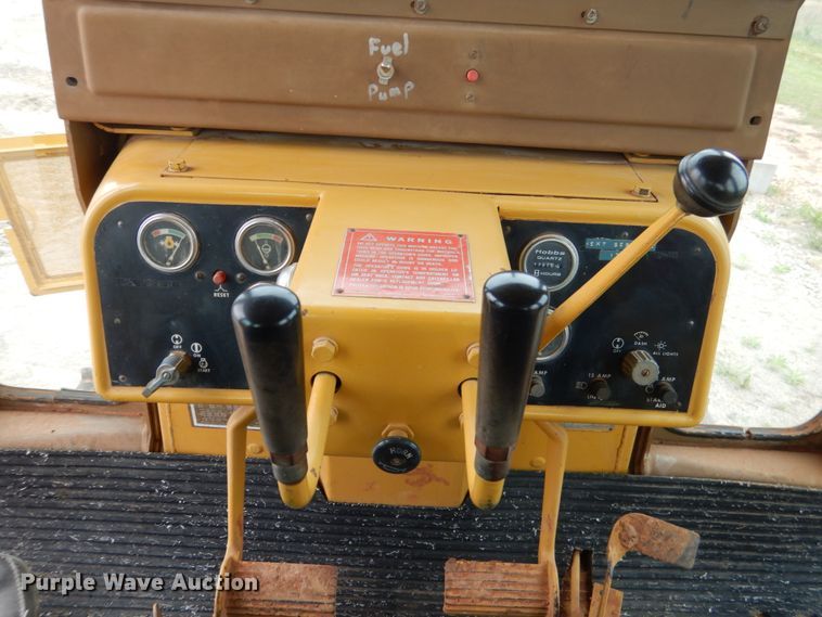 image for item DM3758 1981 Caterpillar D5B  dozer