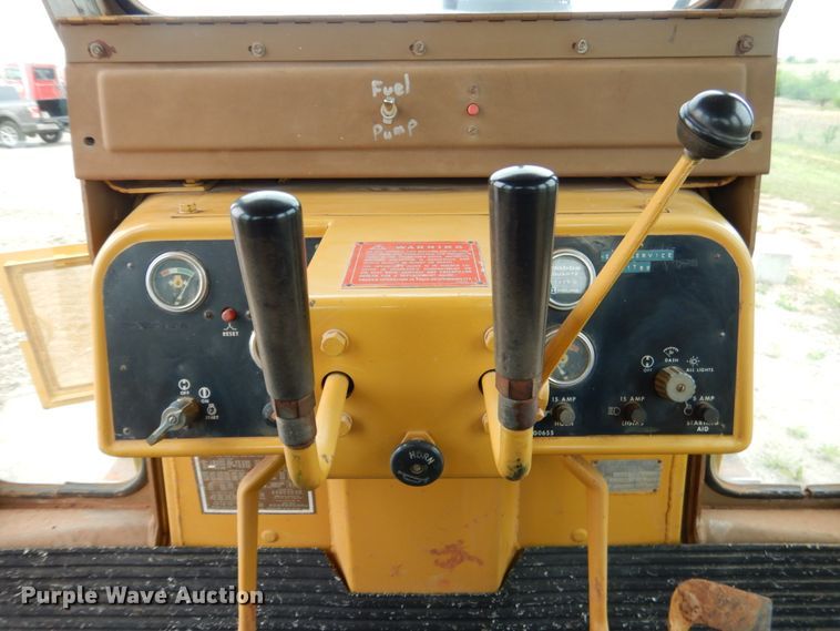 image for item DM3758 1981 Caterpillar D5B  dozer