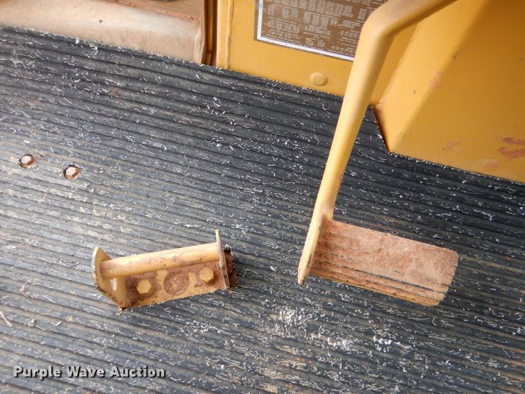 image for item DM3758 1981 Caterpillar D5B  dozer