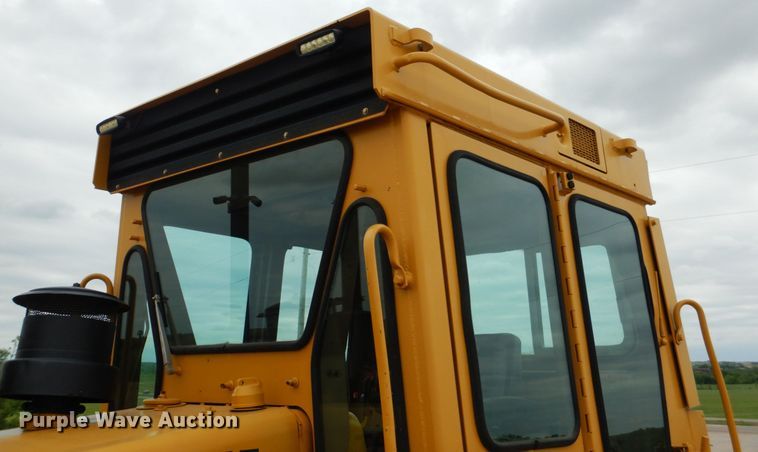 image for item DM3758 1981 Caterpillar D5B  dozer