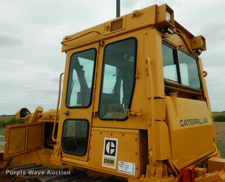 image for item DM3758 1981 Caterpillar D5B  dozer
