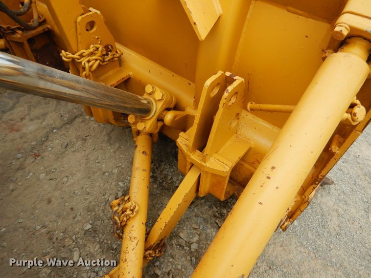 image for item DM3758 1981 Caterpillar D5B  dozer